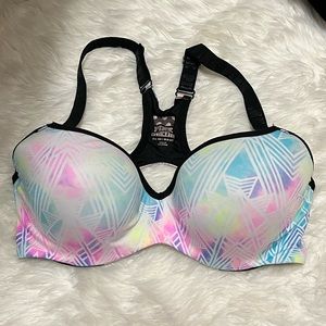 PINK Ultimate Padded Sports Bra size M(D-DD)